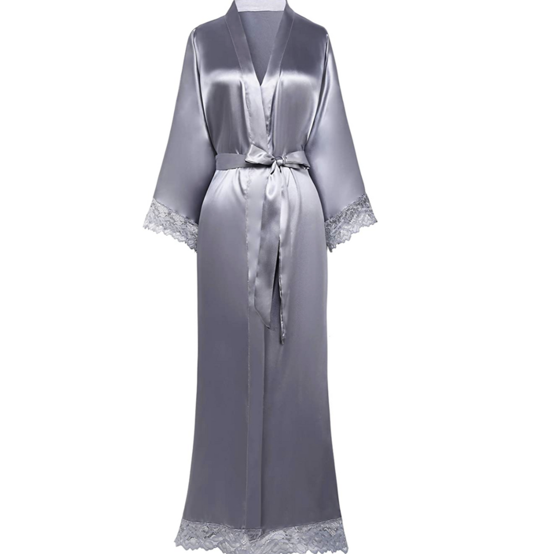 Drune | Lange Bademantel aus Satin mit Spitzen Details