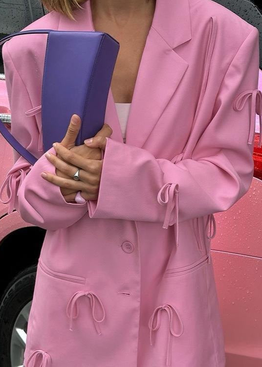 Drune | Statement Blazer mit Schleifendetails – Oversized Passform