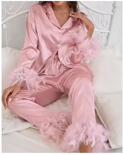 Damen Satin-Pyjama-Set mit eleganten Federdetails Drune