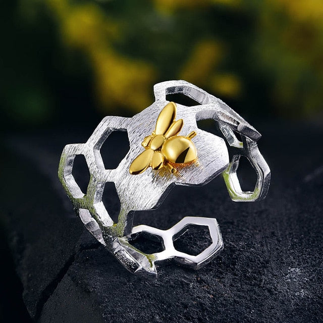 Drune | Kleine Biene 18k vergoldete Waben offene Ringe