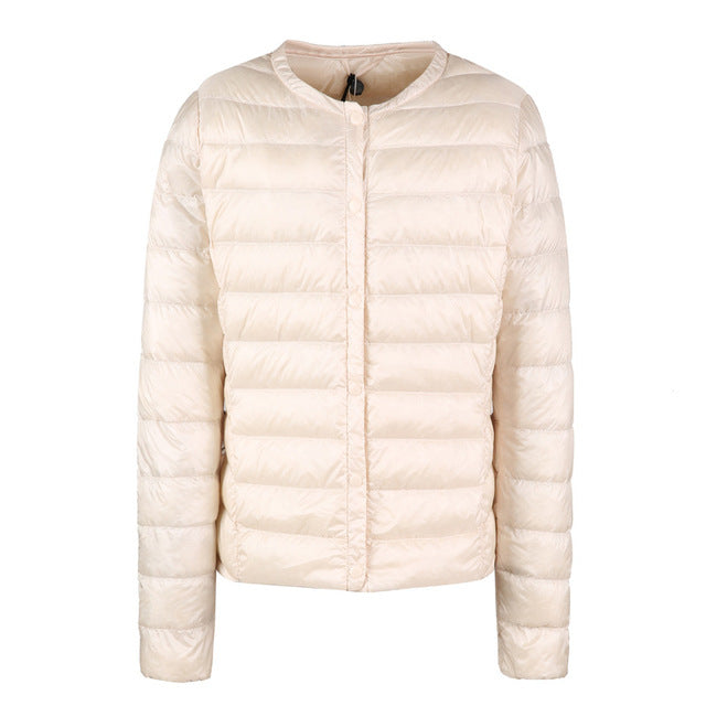 Drune | Elegance Essential" kragenlose kompakte Daunenjacke