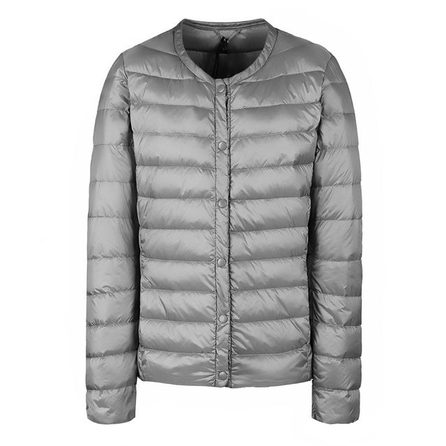 Drune | Elegance Essential" kragenlose kompakte Daunenjacke
