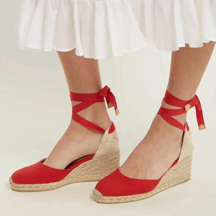 Drune | Sandalen mit Knöchelriemen