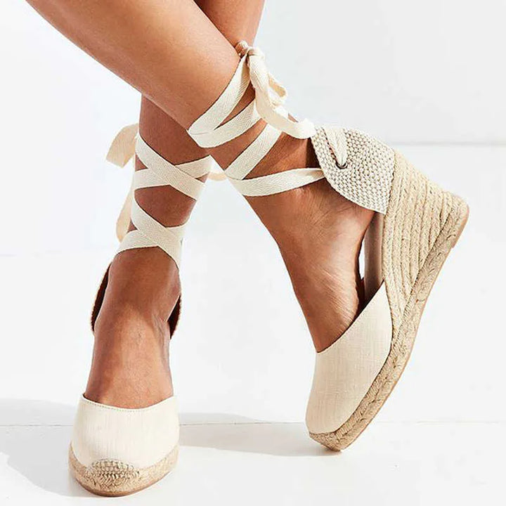 Drune | Sandalen mit Knöchelriemen