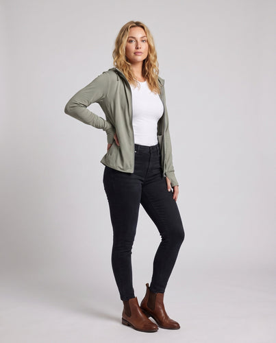 Damen atmungsaktive Funktionsjacke mit innovativem Kapuzendesign Drune