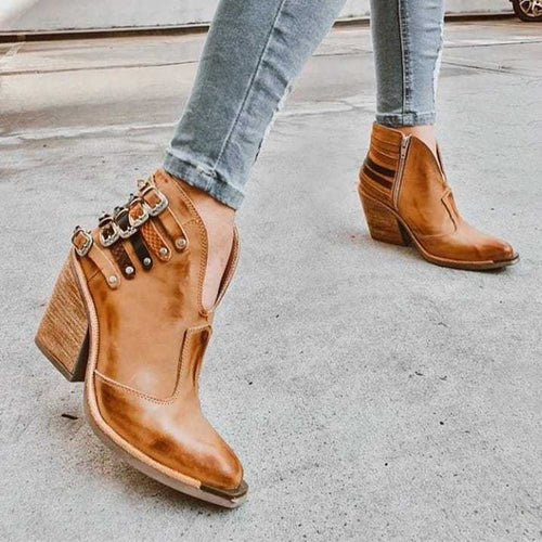 Drune - Markante Biker Stiefeletten mit Nietenbesatz Robuste Schnallen-Optik