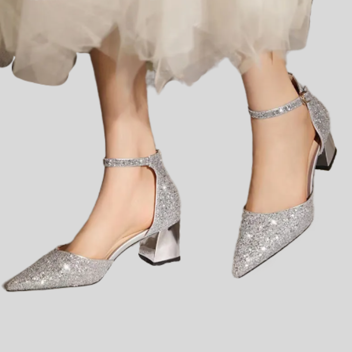 Drune | Glitzernde High Heels mit Knöchelriemen