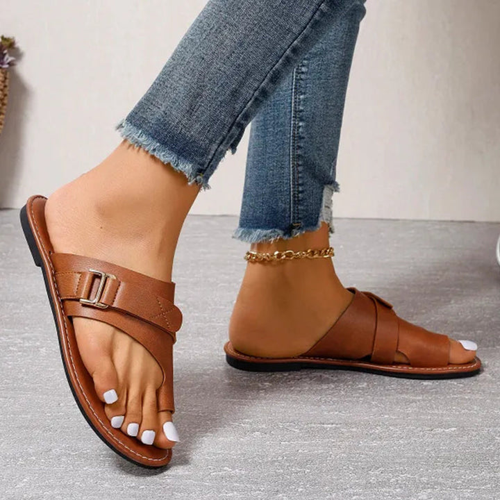 Drune | Stylische Flache Zehentrenner Sandalen für Einen Trendigen Look