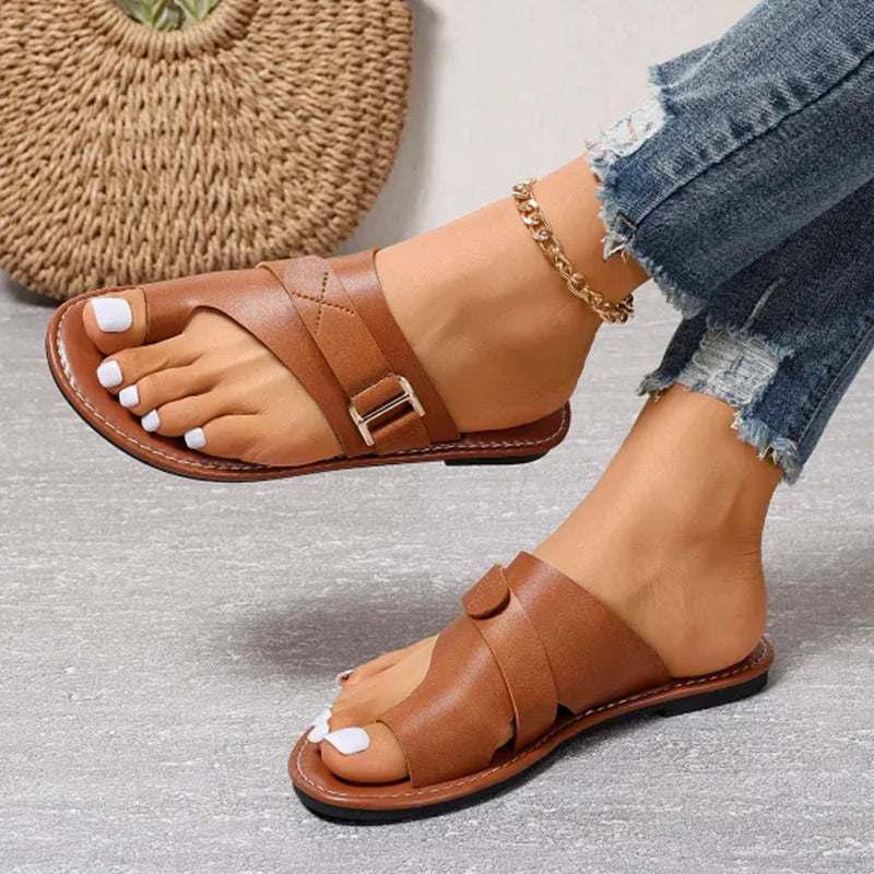 Drune | Stylische Flache Zehentrenner Sandalen für Einen Trendigen Look