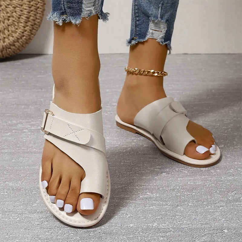 Drune | Stylische Flache Zehentrenner Sandalen für Einen Trendigen Look