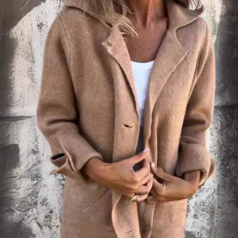 Drune | gemütliche mittellange jacke mit umgeschlagenen manschetten