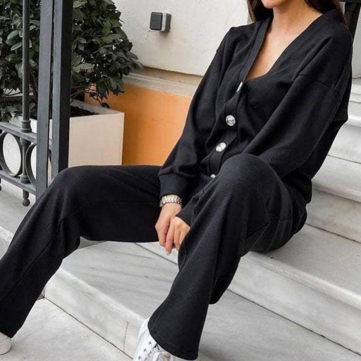 Drune | Zweiteilig: Strickjacke mit Knopfleiste und passender Hose
