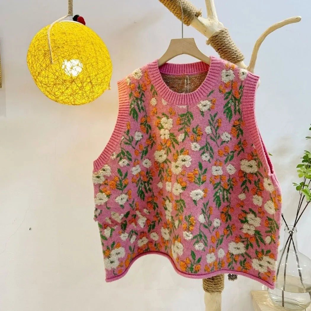 Drune | Strickweste mit Floraler Stickerei