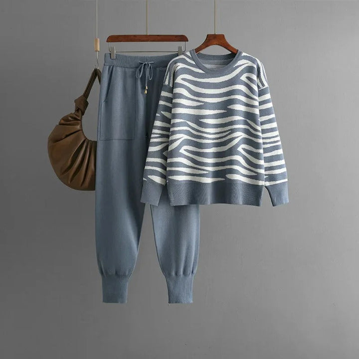 Drune | Strickpullover und Hosen Satz mit Tierdruck