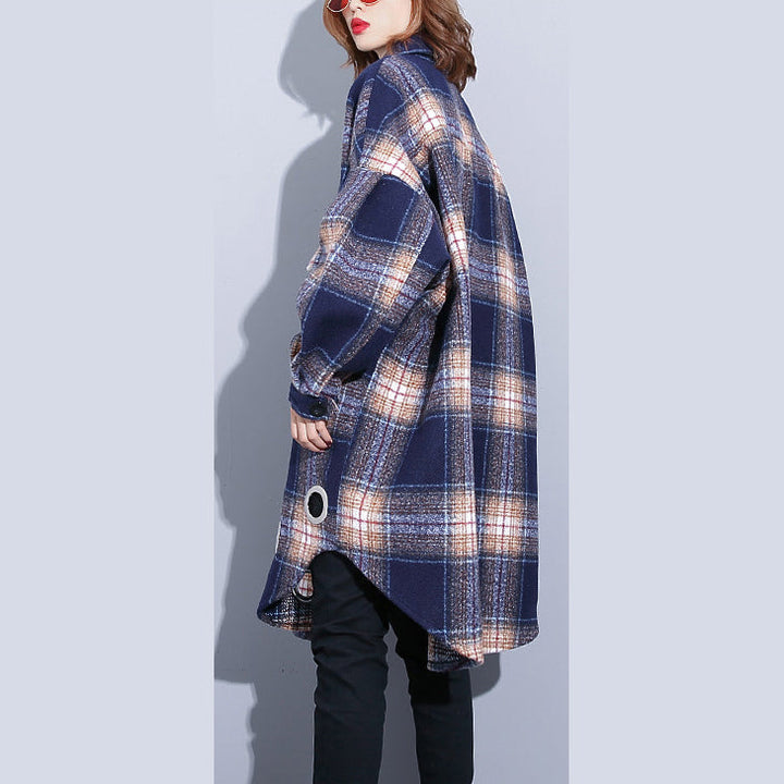 Drune | blaue karierte Mäntel große Größen Umlegekragen Wintermantel Boutique Taschenmantel