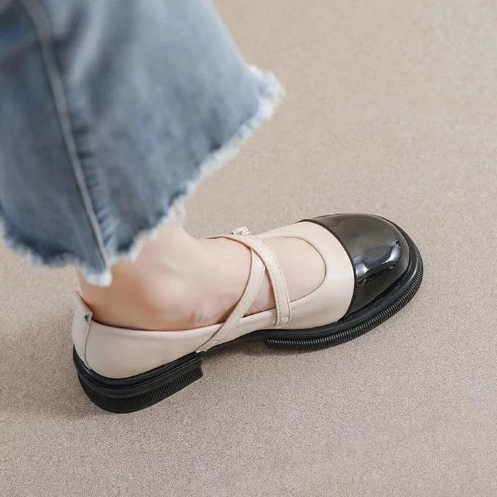 Drune | Zweifarbige Mary-Jane-Flats mit Doppelriemen