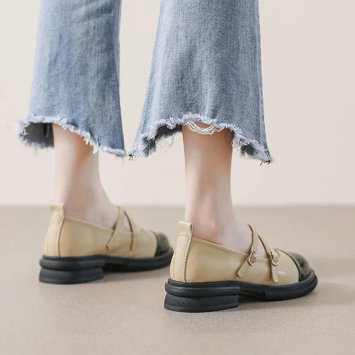 Drune | Zweifarbige Mary-Jane-Flats mit Doppelriemen