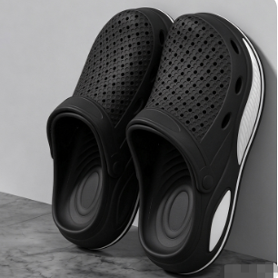 Herren-Clogs mit Belüftungslöchern und rutschfester Gummisohle