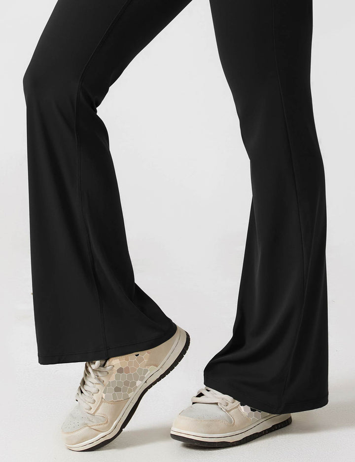 Drune | Hals Jumpsuit mit Ausgestellten Beinen | Elegantes und Figurbetontes Design