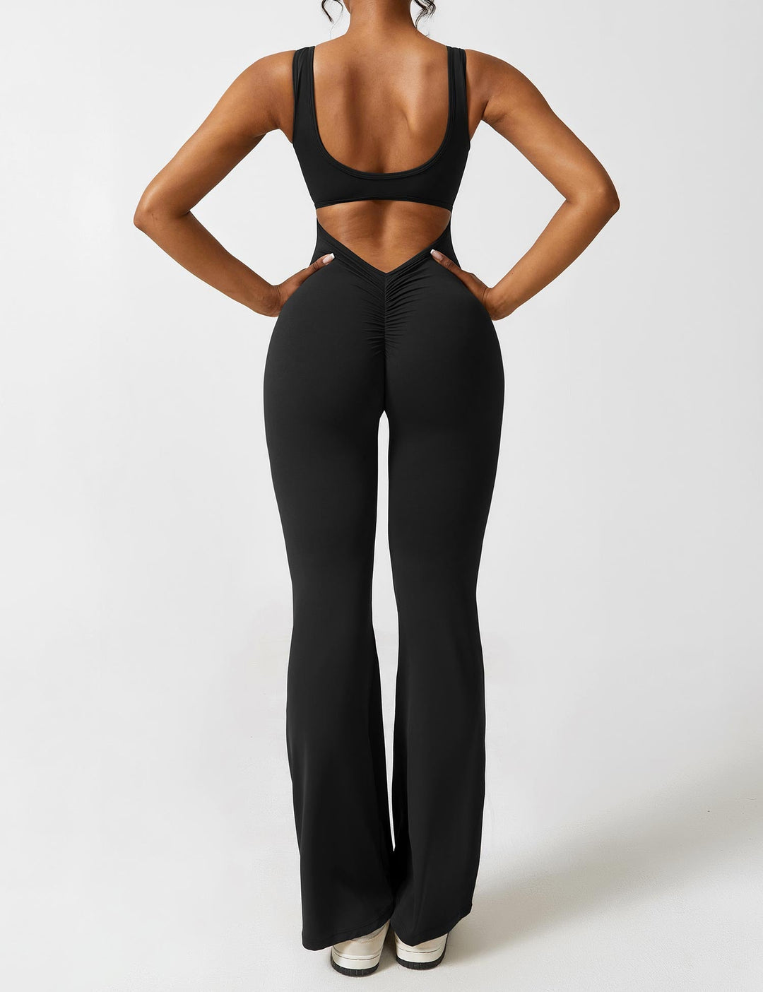 Drune | Hals Jumpsuit mit Ausgestellten Beinen | Elegantes und Figurbetontes Design