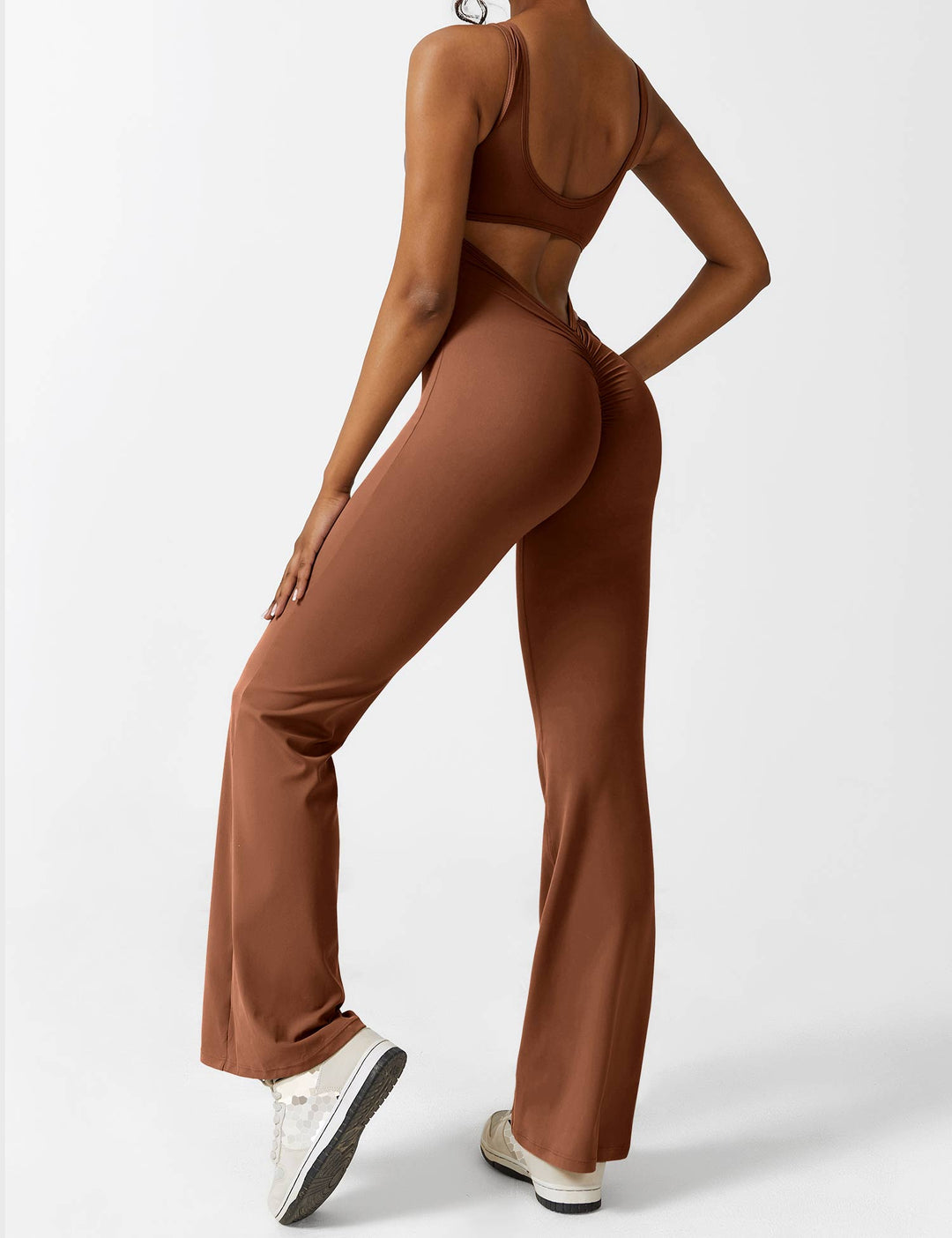 Drune | V-Rücken Auslaufender Jumpsuit