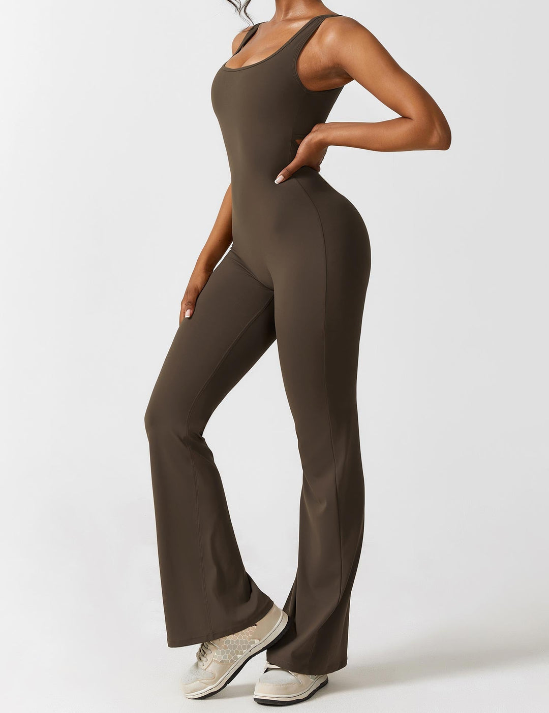 Drune | Hals Jumpsuit mit Ausgestellten Beinen | Elegantes und Figurbetontes Design