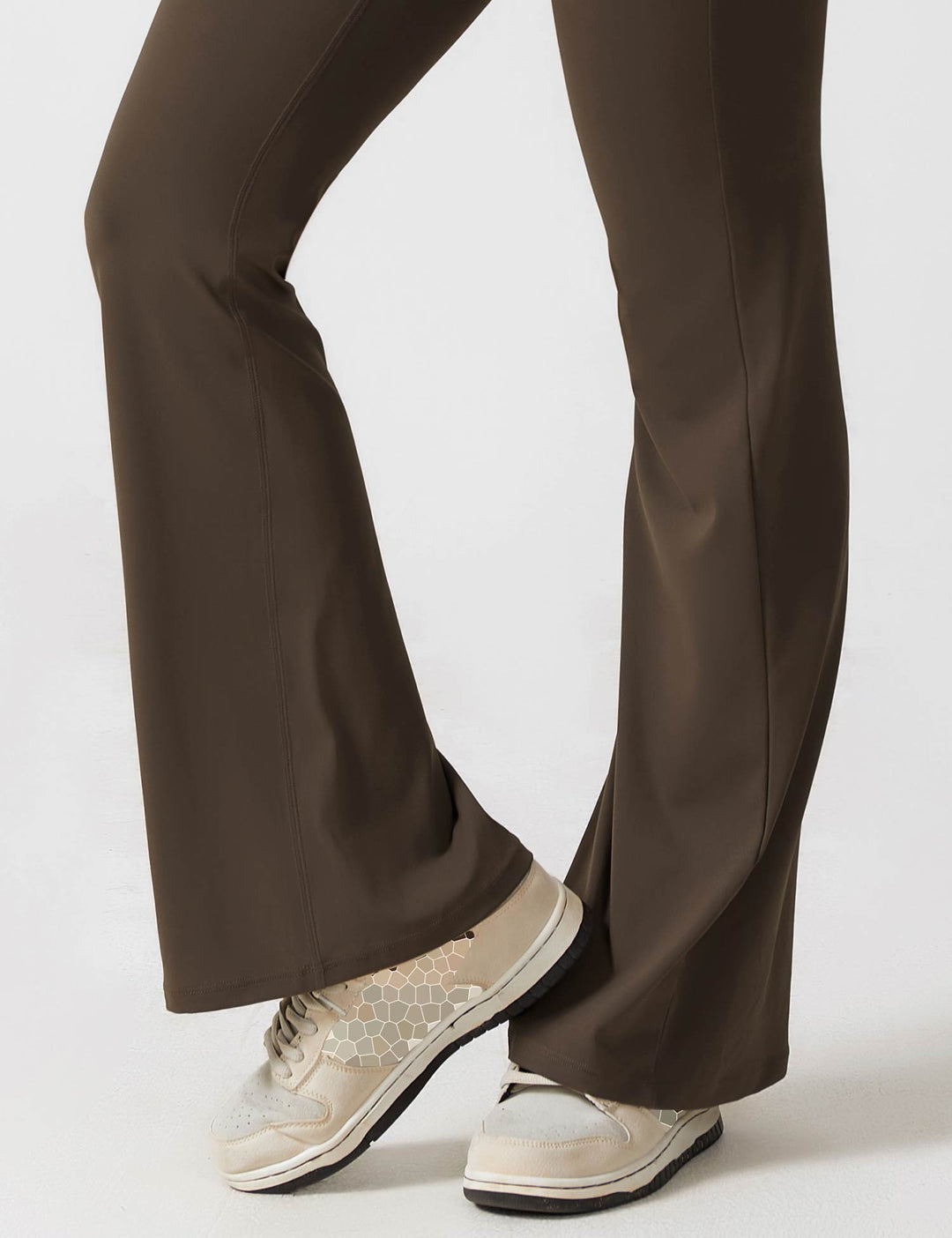 Drune | Hals Jumpsuit mit Ausgestellten Beinen | Elegantes und Figurbetontes Design