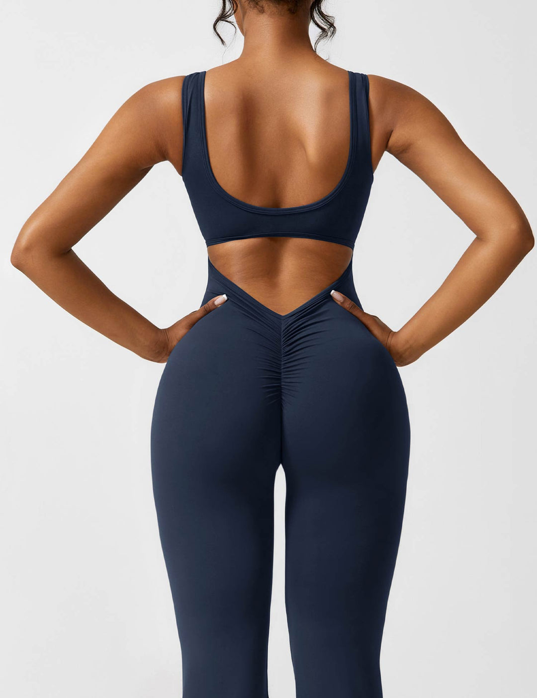 Drune | Hals Jumpsuit mit Ausgestellten Beinen | Elegantes und Figurbetontes Design