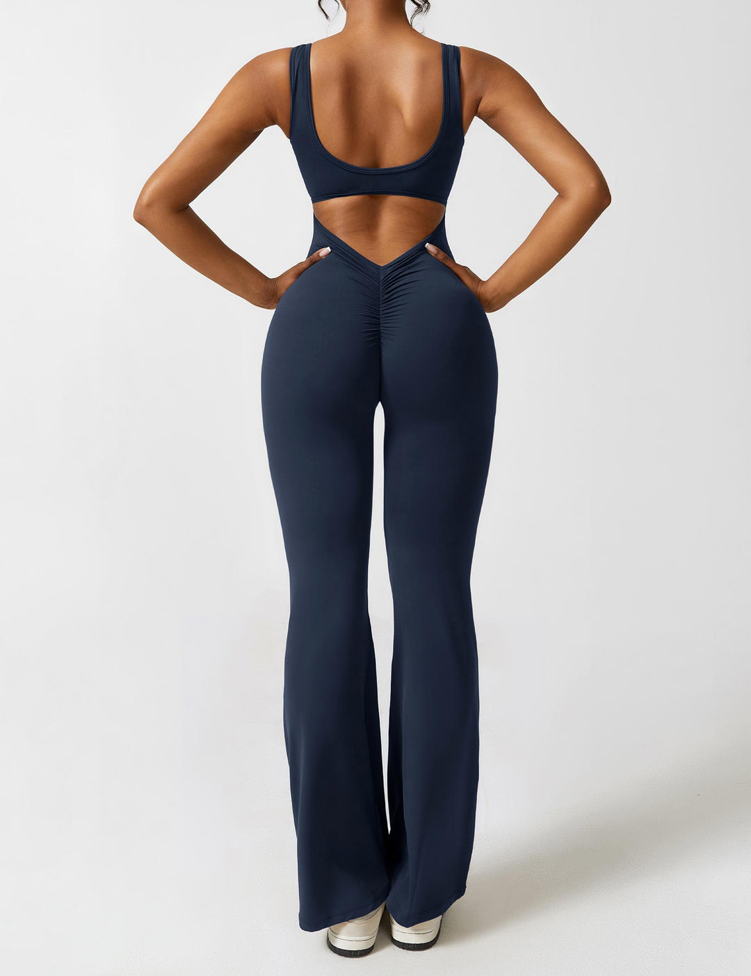 Drune | Hals Jumpsuit mit Ausgestellten Beinen | Elegantes und Figurbetontes Design