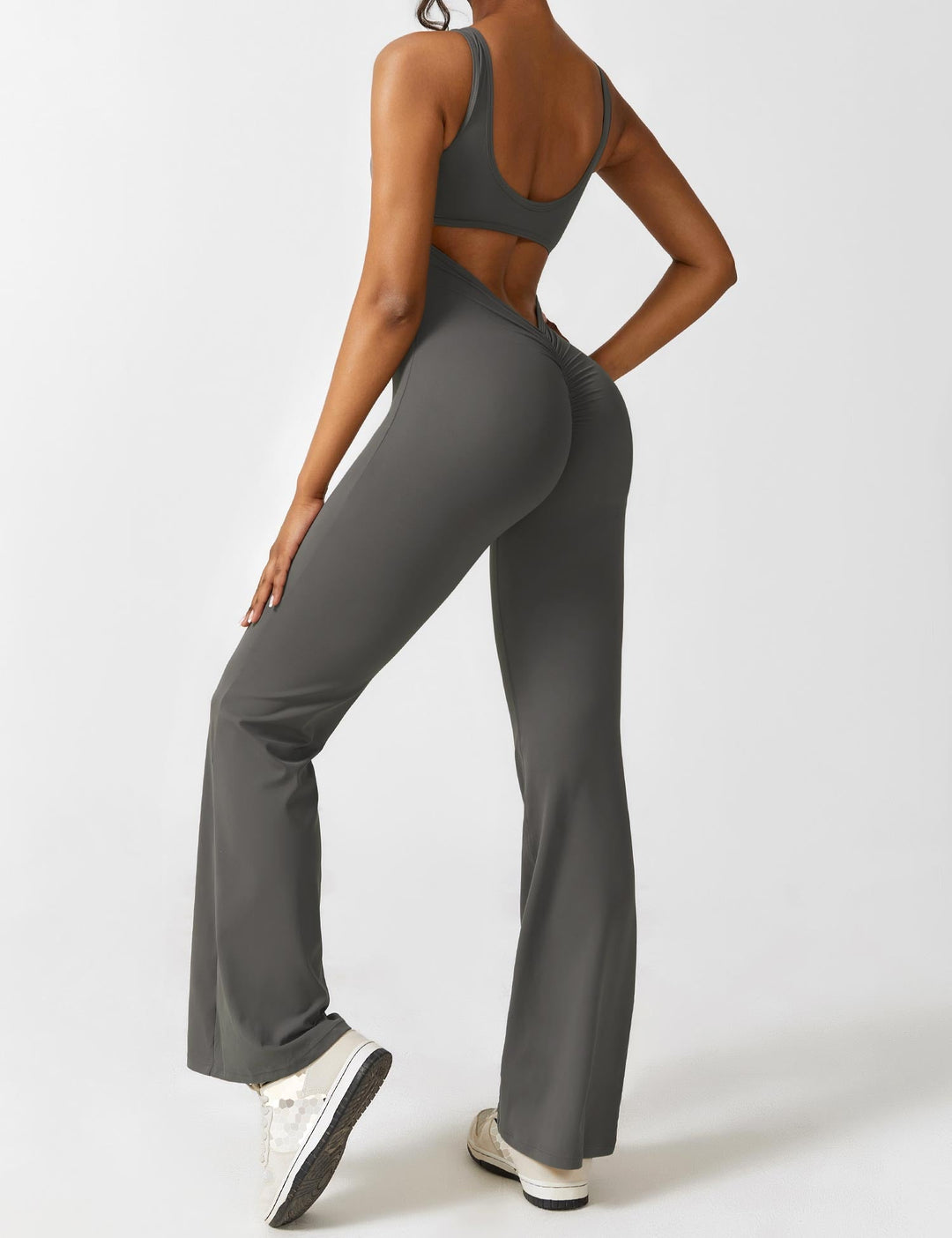 Drune | Hals Jumpsuit mit Ausgestellten Beinen | Elegantes und Figurbetontes Design