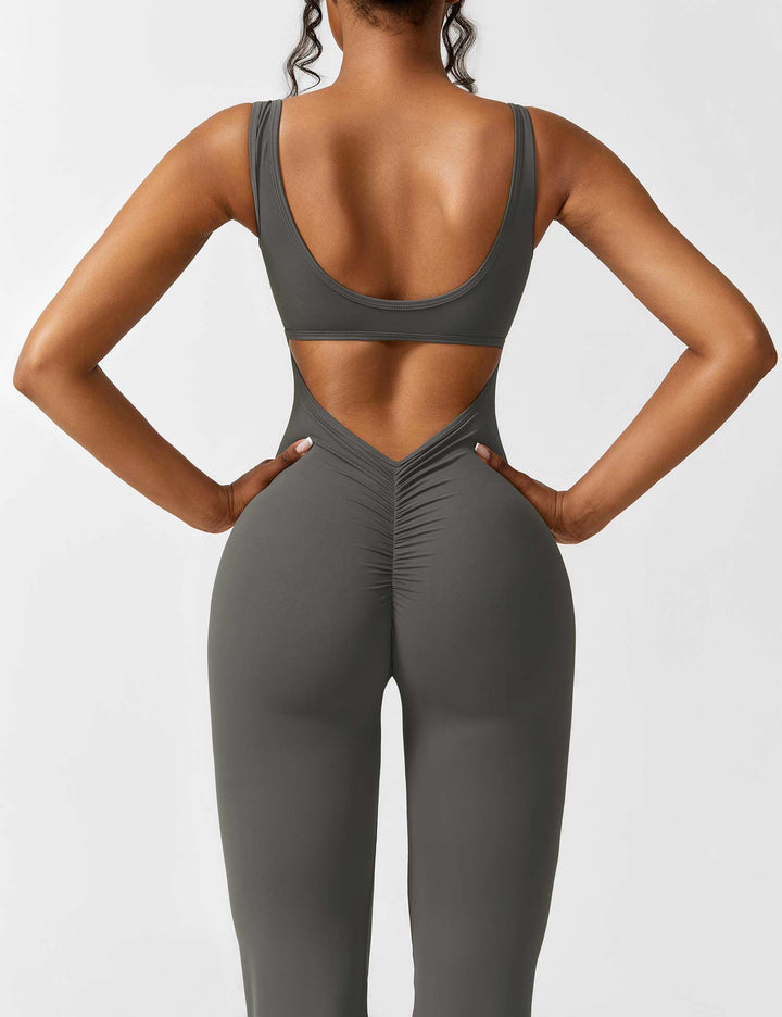 Drune | Hals Jumpsuit mit Ausgestellten Beinen | Elegantes und Figurbetontes Design