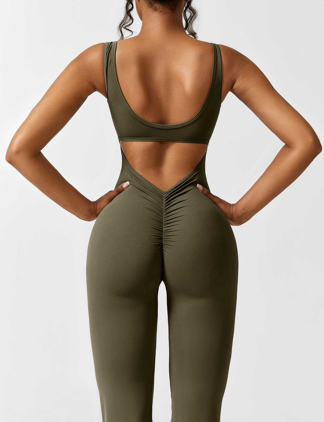 Drune | V-Rücken Auslaufender Jumpsuit
