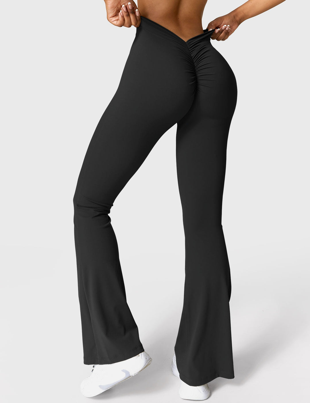 Drune | Ausgestellte Leggings mit V-Ausschnitt