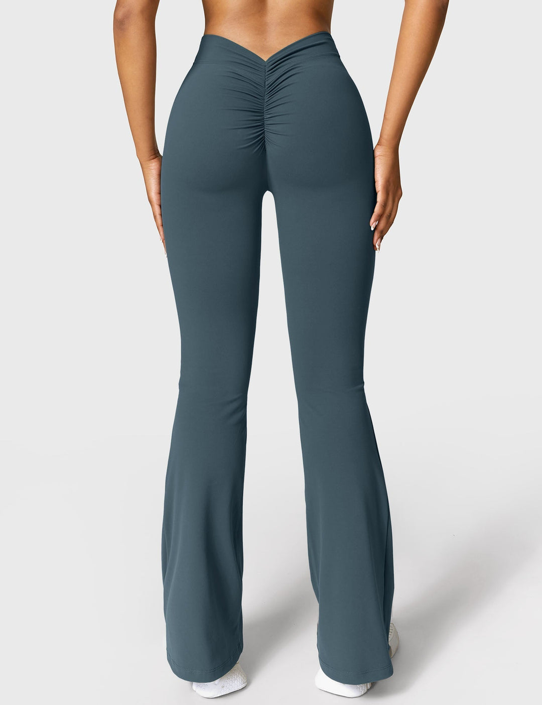 Drune | Ausgestellte Leggings mit V-Ausschnitt