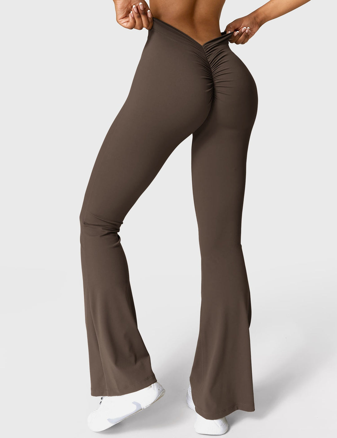 Drune | Ausgestellte Leggings mit V-Ausschnitt
