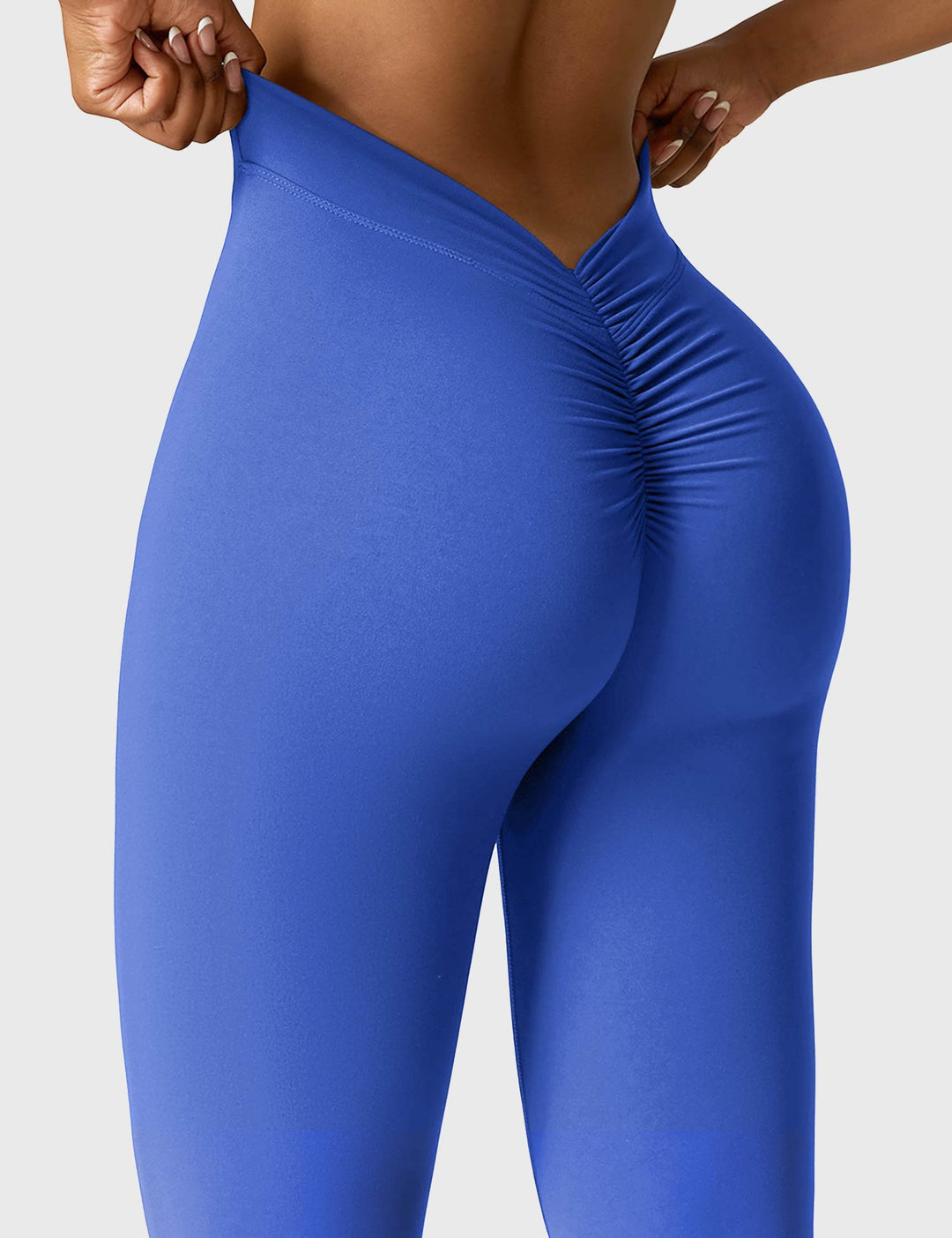 Drune | Ausgestellte Leggings mit V-Ausschnitt