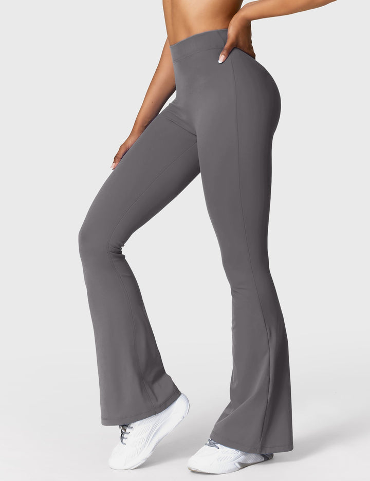 Drune | Ausgestellte Leggings mit V-Ausschnitt