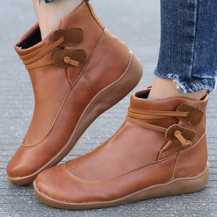 Drune | Ankle Boots mit Riemen