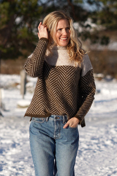 Drune – Stylischer Pullover mit hohem Kragen