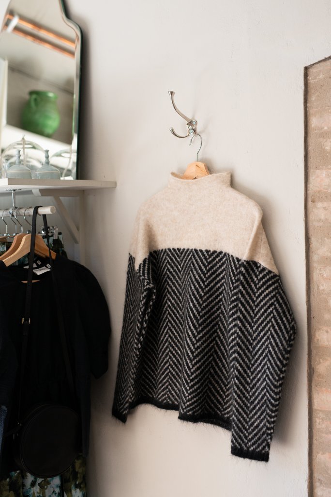 Drune – Stylischer Pullover mit hohem Kragen